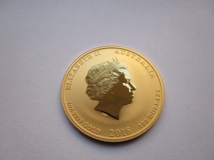Queen Elizabeth II auf der Lunar Goldmünze